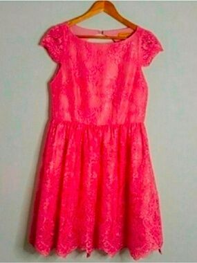 Alice + Olivia | Lace Open Back fit and flare dress size 8